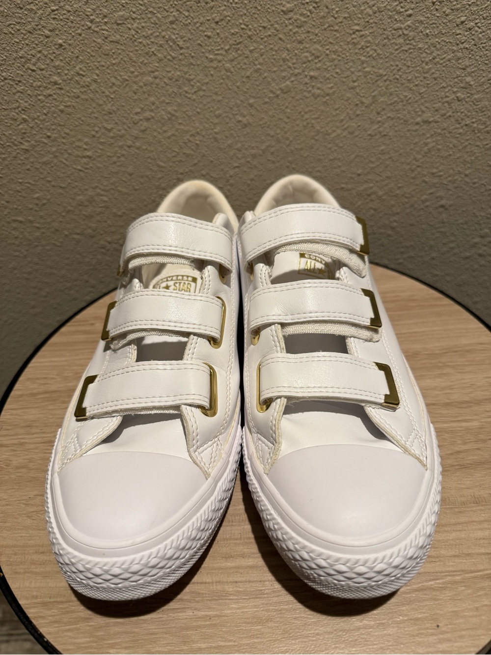 Converse Chuck Taylor All Star 3V Ox Low-top White w/ gold tone accents Size 10 - Picture 4 of 12